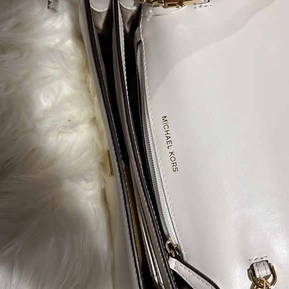 Michael kors chained crossbody - Picture 7 of 7
